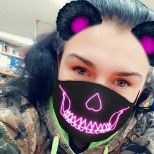 Meet your Posher, Crystal